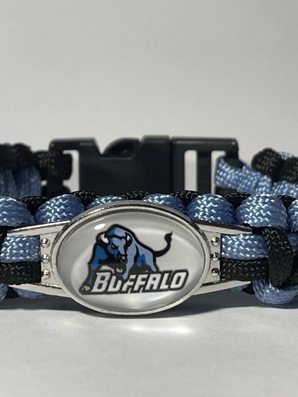 Buffalo Bulls NCAA Paracord Bracelet NEW